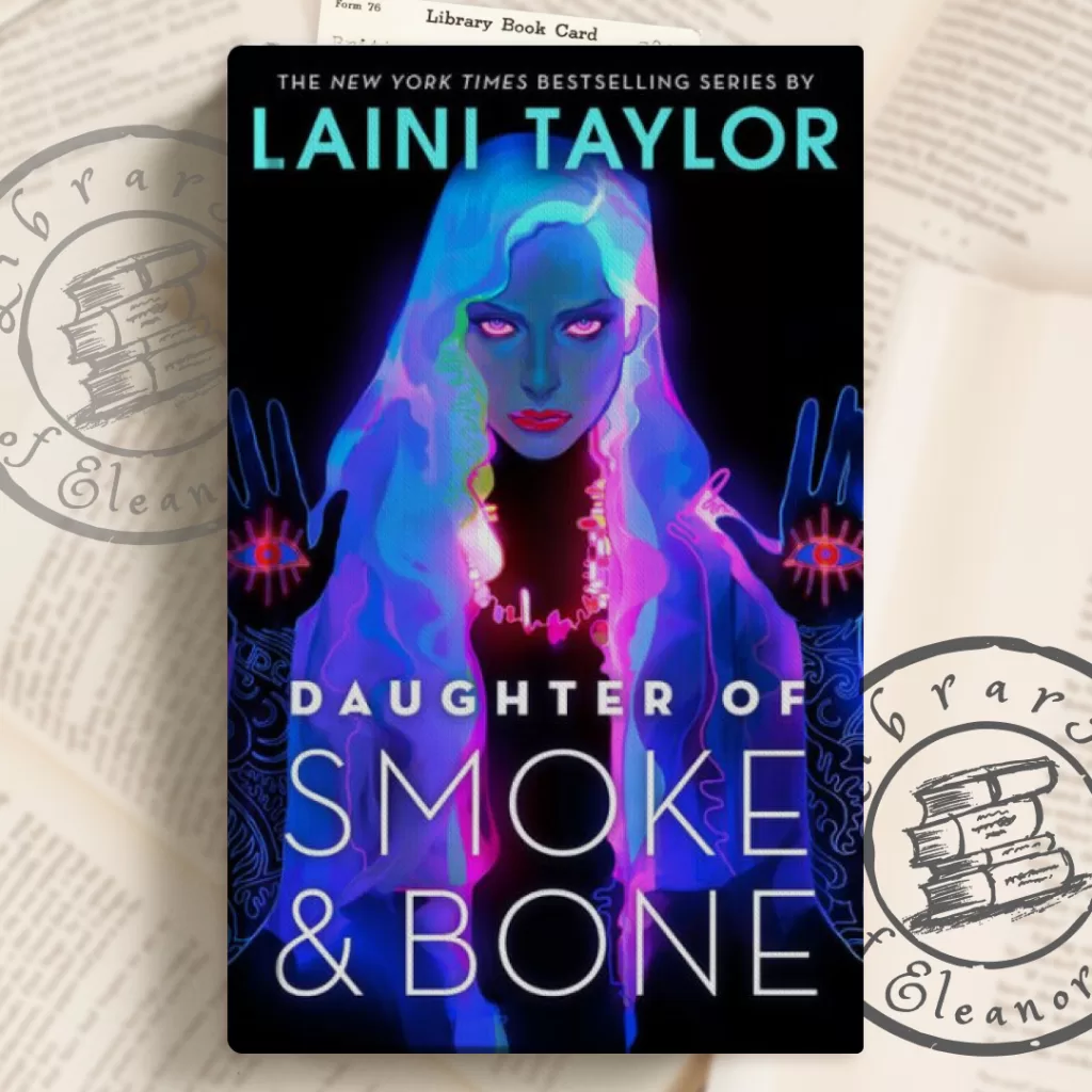 The book cover of Daughter of Smoke and Bone by 